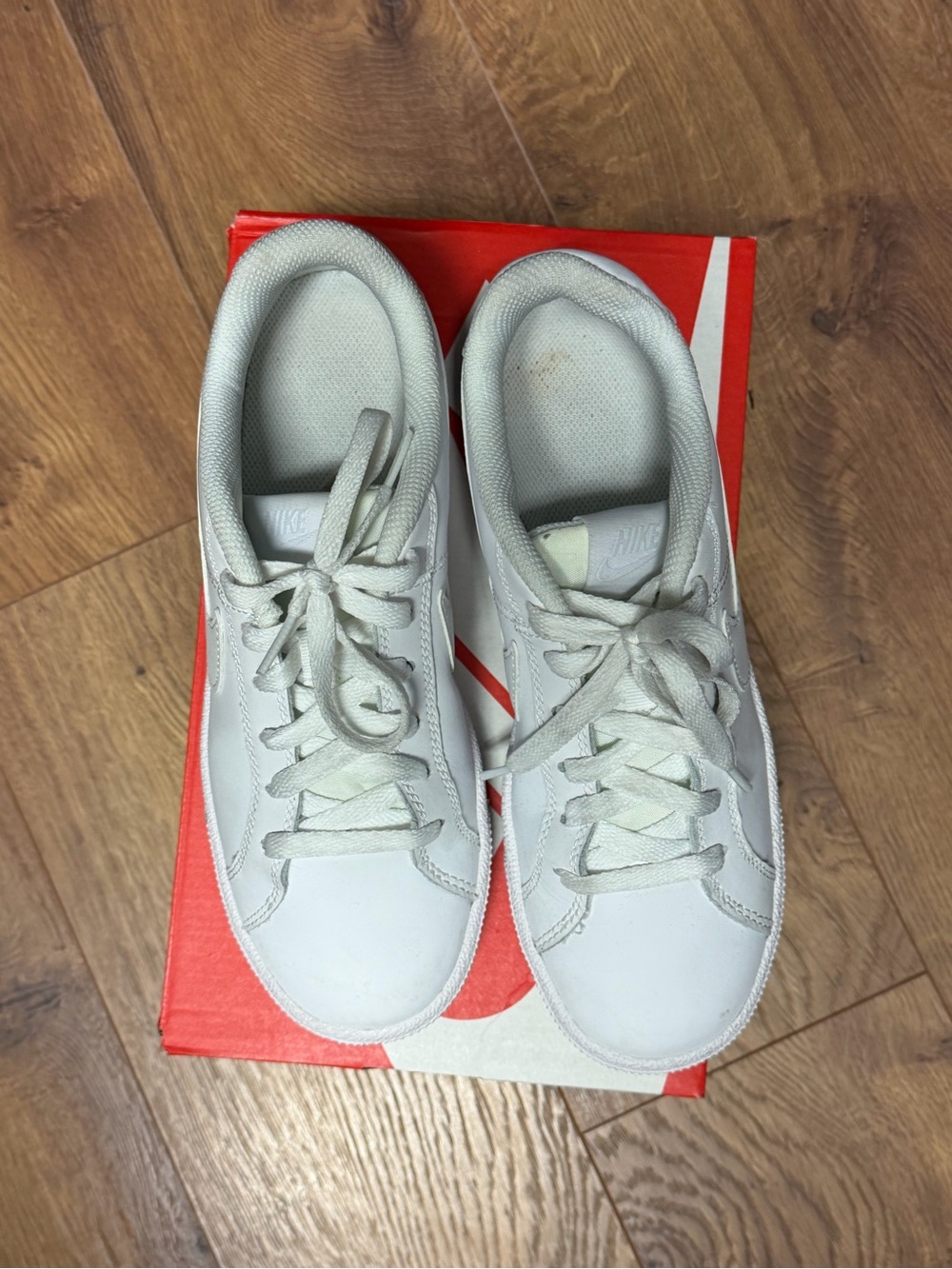 Nike Royale Court White Low-Top Sneakers 7.5